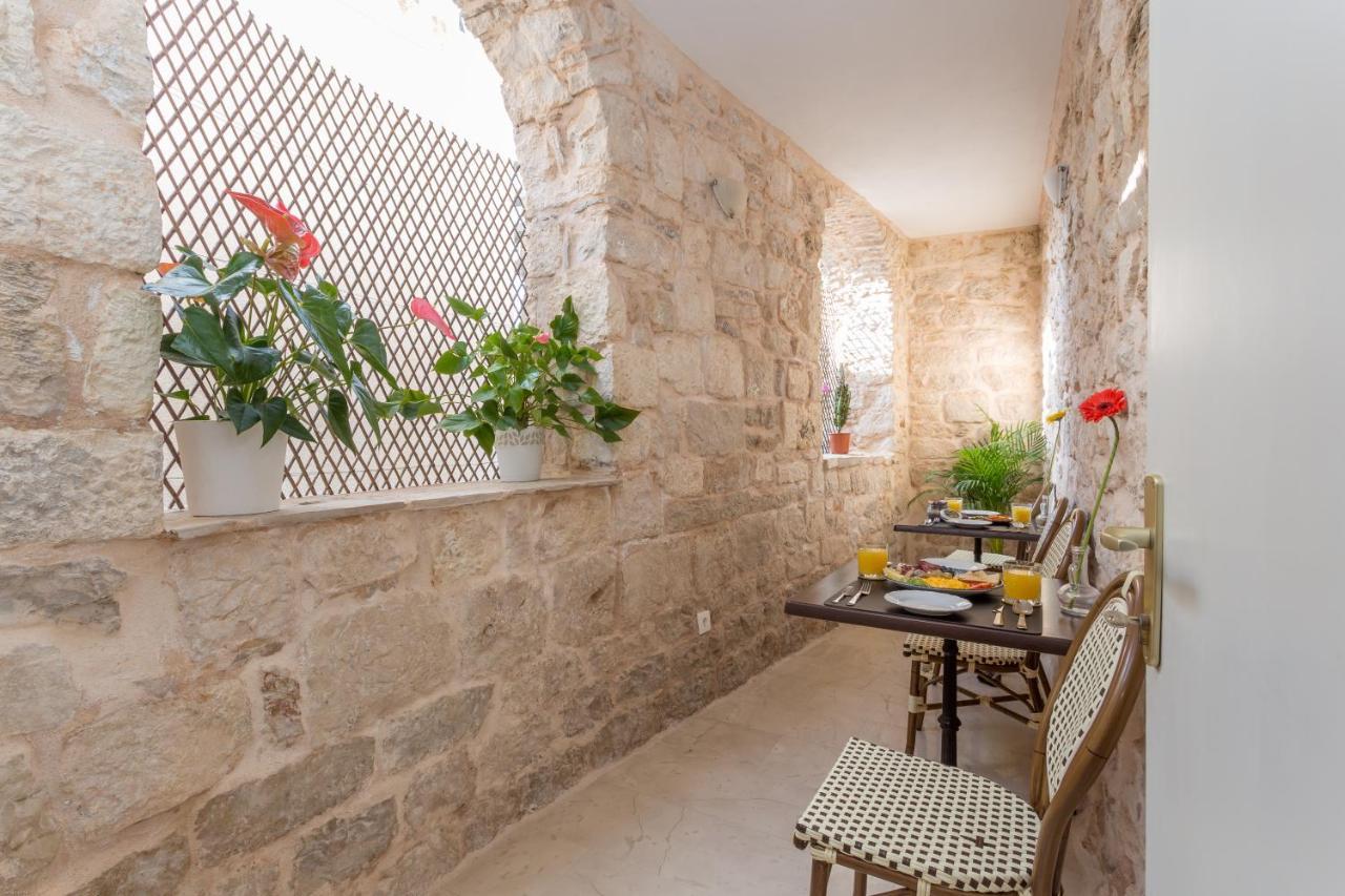Lola - Zf Hvar * Hvar Town