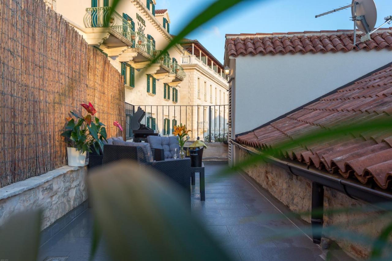 Lola - Zf Hvar Apartment